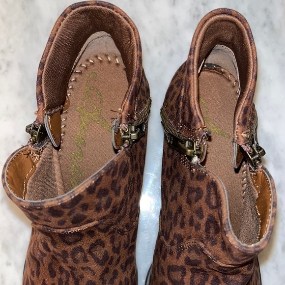 new! American Rag Abby Ankle Booties in Leopard Microsuede Size 6 - Picture 7 of 11